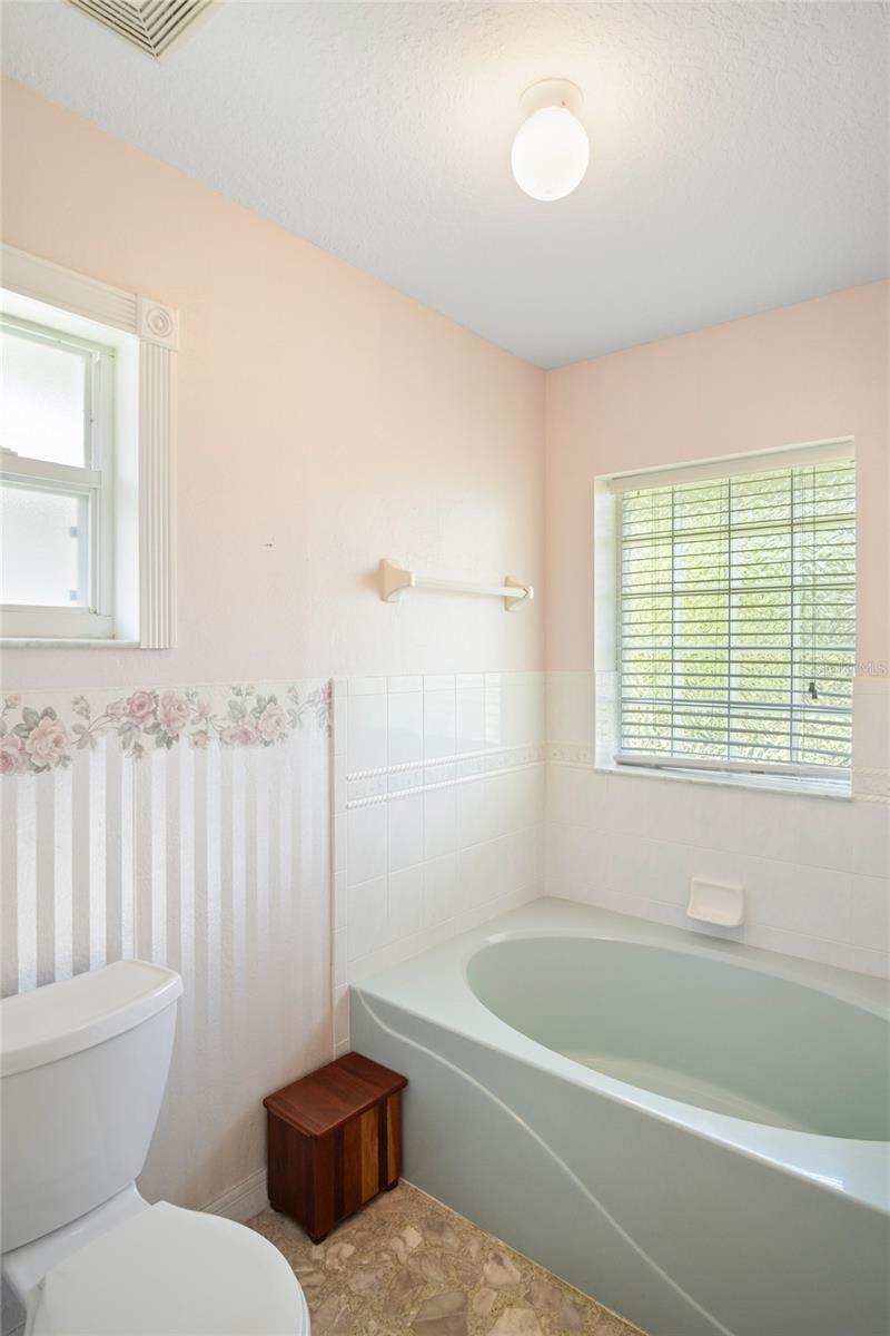 Image 20 of 32 For 469 Sweetwater Way