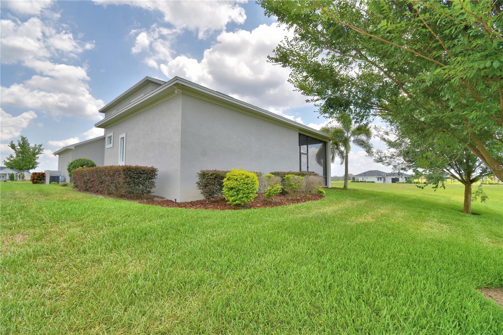 Image 10 of 90 For 445 Waterfern Trail Drive