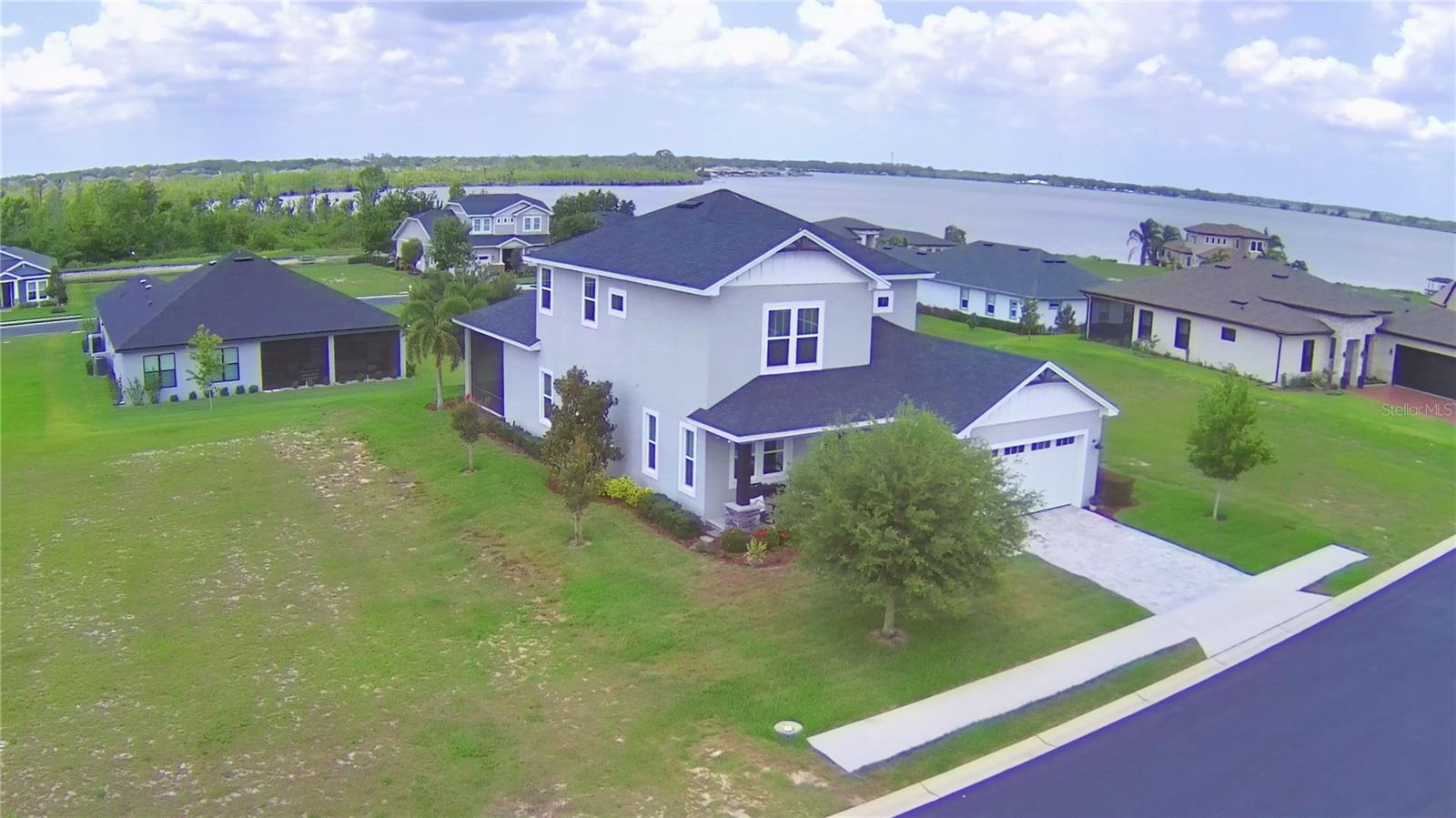 Image 12 of 90 For 445 Waterfern Trail Drive
