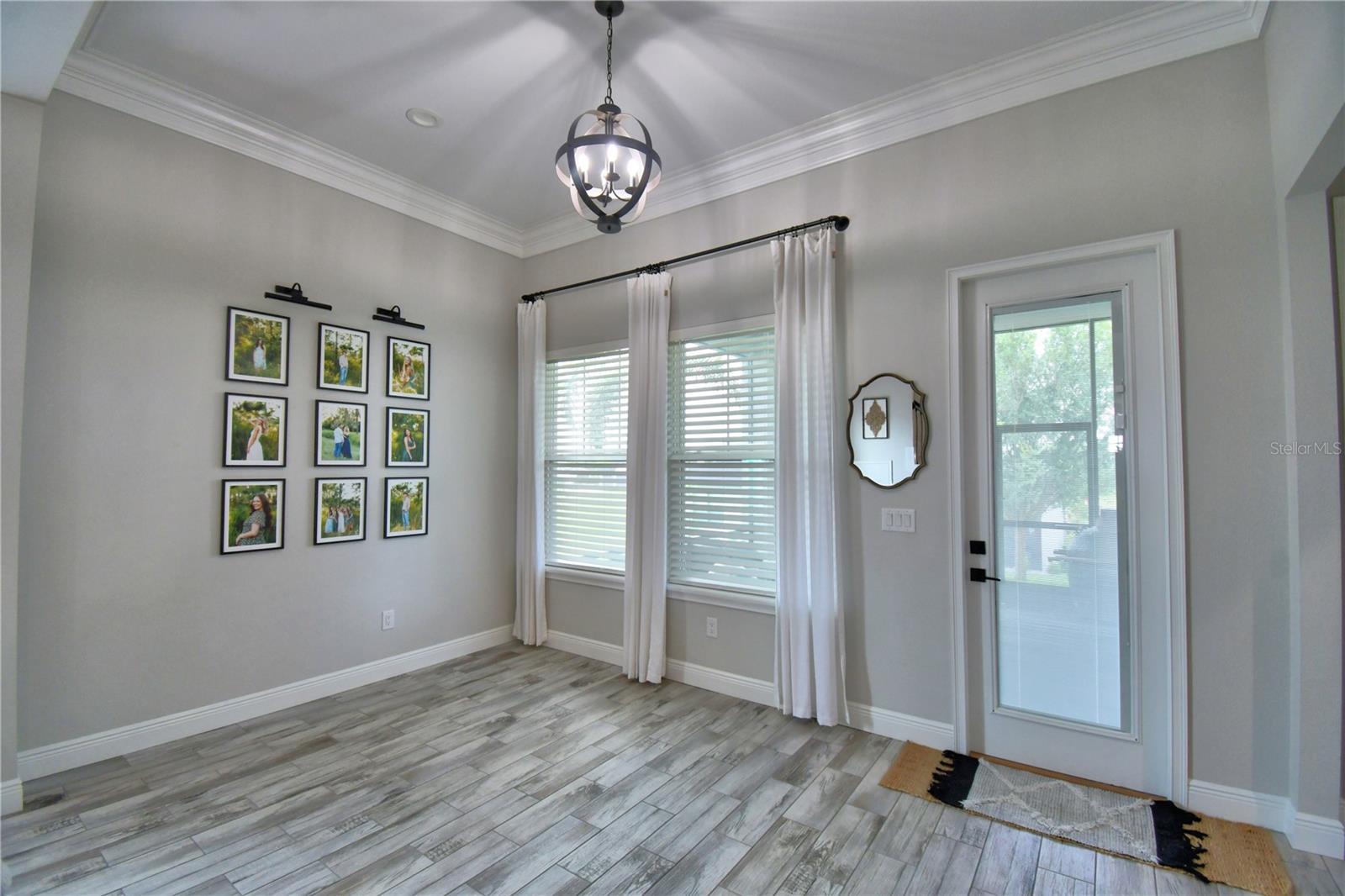 Image 34 of 90 For 445 Waterfern Trail Drive