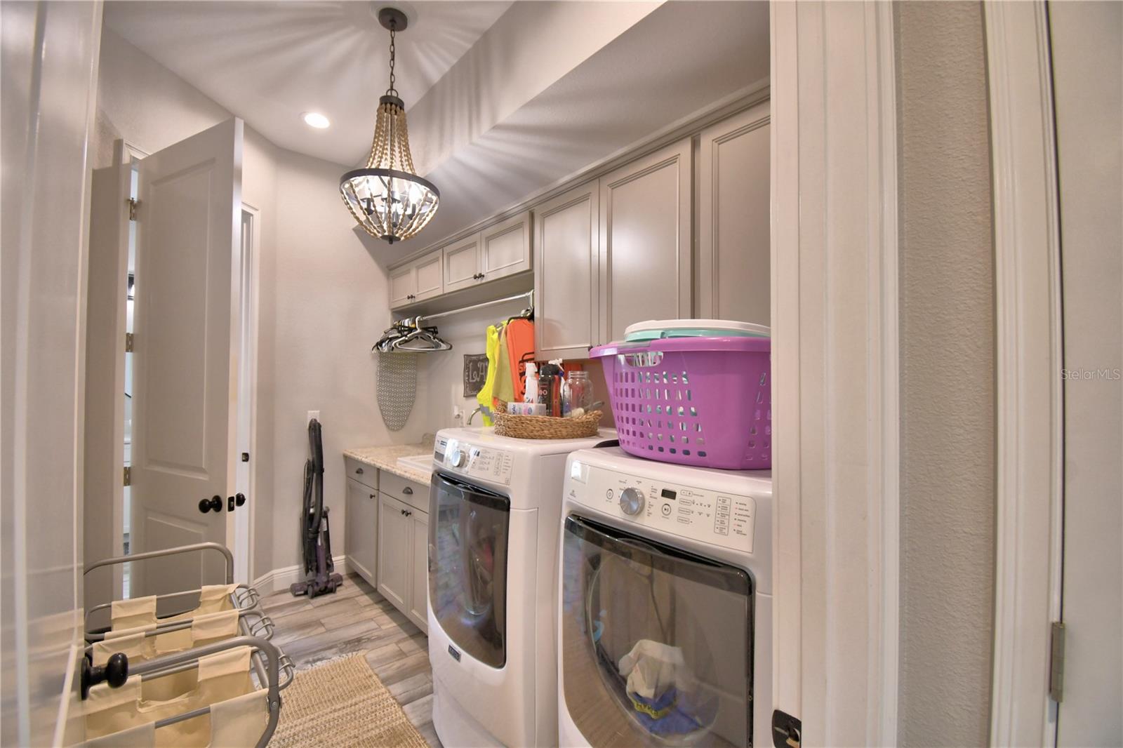 Image 36 of 90 For 445 Waterfern Trail Drive