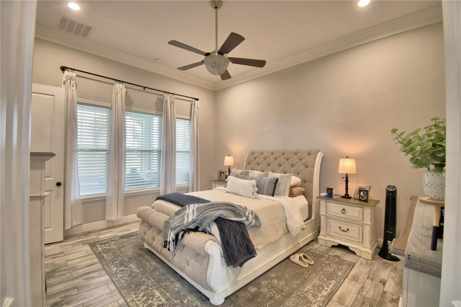 Image 39 of 90 For 445 Waterfern Trail Drive