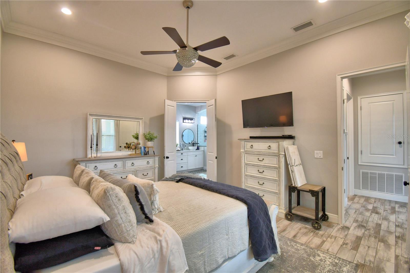 Image 42 of 90 For 445 Waterfern Trail Drive