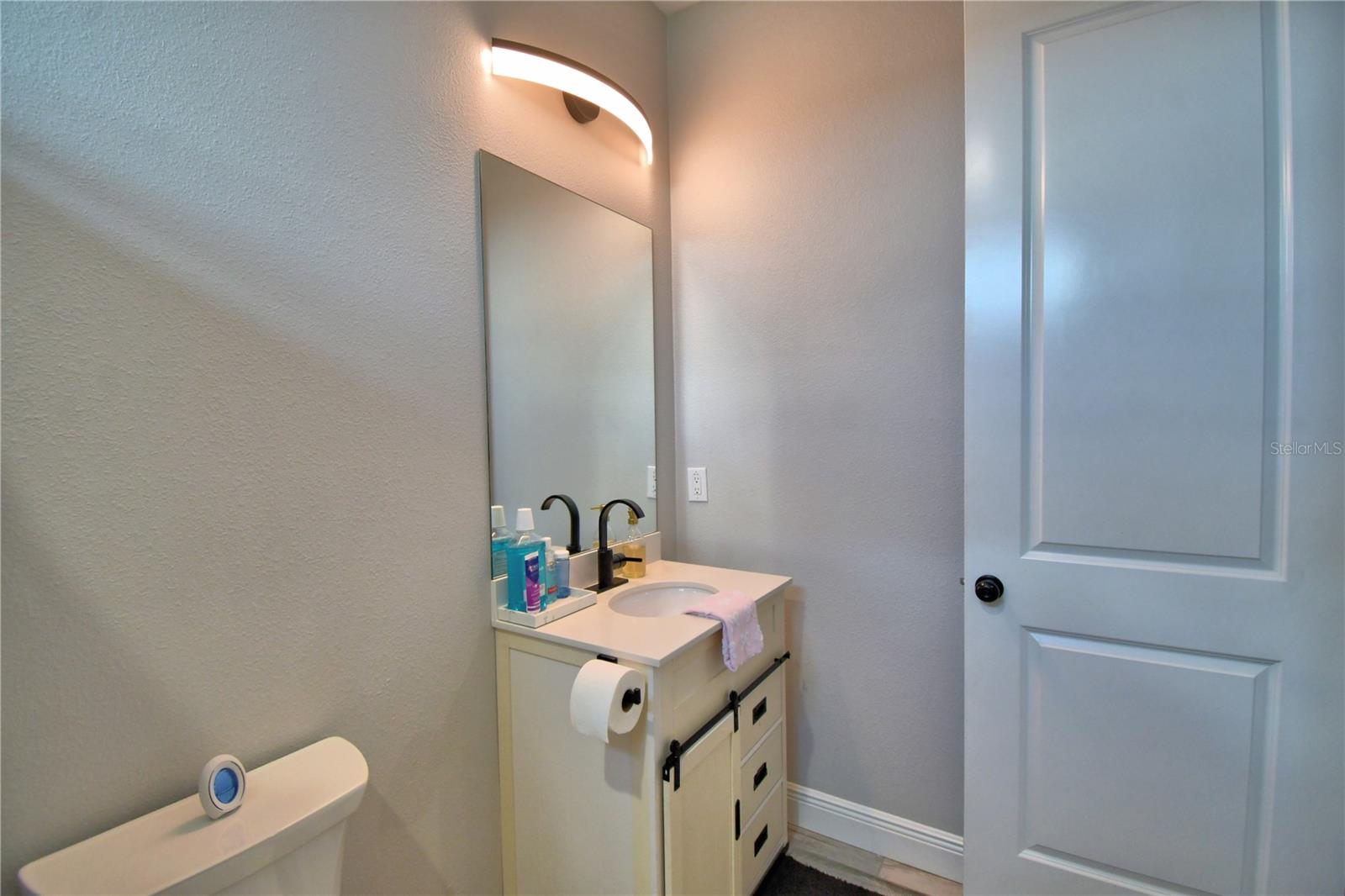 Image 72 of 90 For 445 Waterfern Trail Drive