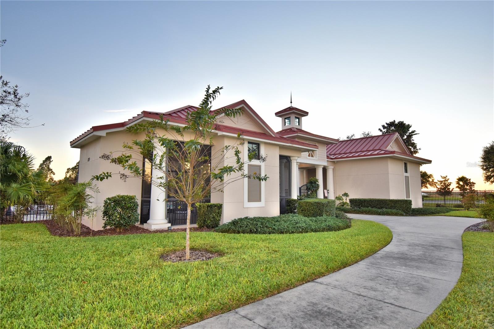 Image 76 of 90 For 445 Waterfern Trail Drive