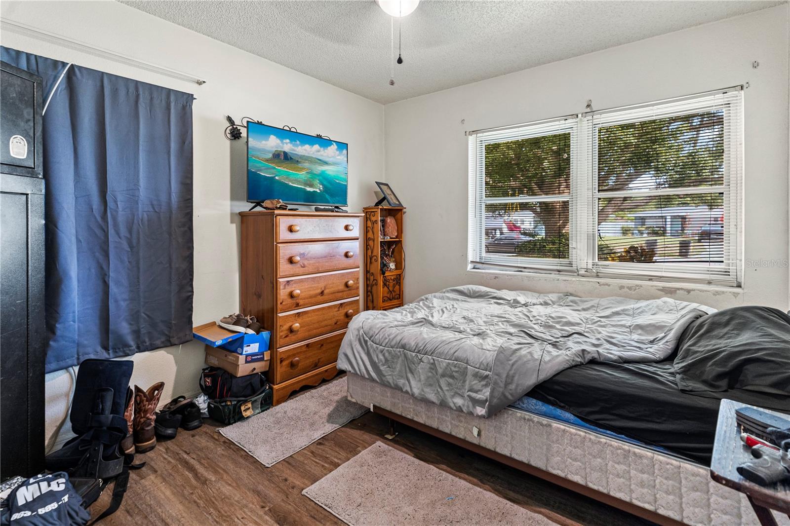 Image 18 of 26 For 105 Leslie Avenue
