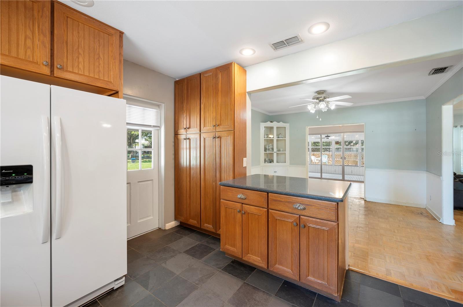 Image 10 of 37 For 961 Oleander Drive Se