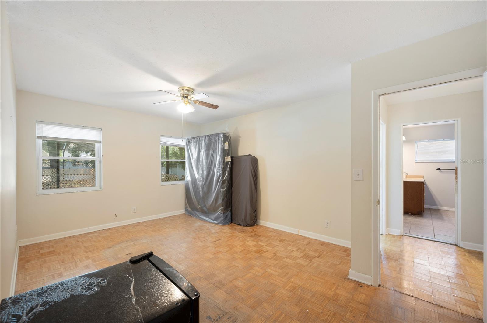 Image 17 of 37 For 961 Oleander Drive Se