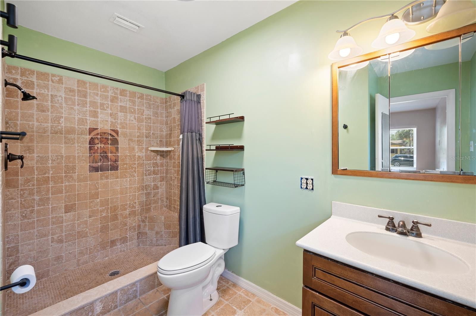Image 22 of 37 For 961 Oleander Drive Se