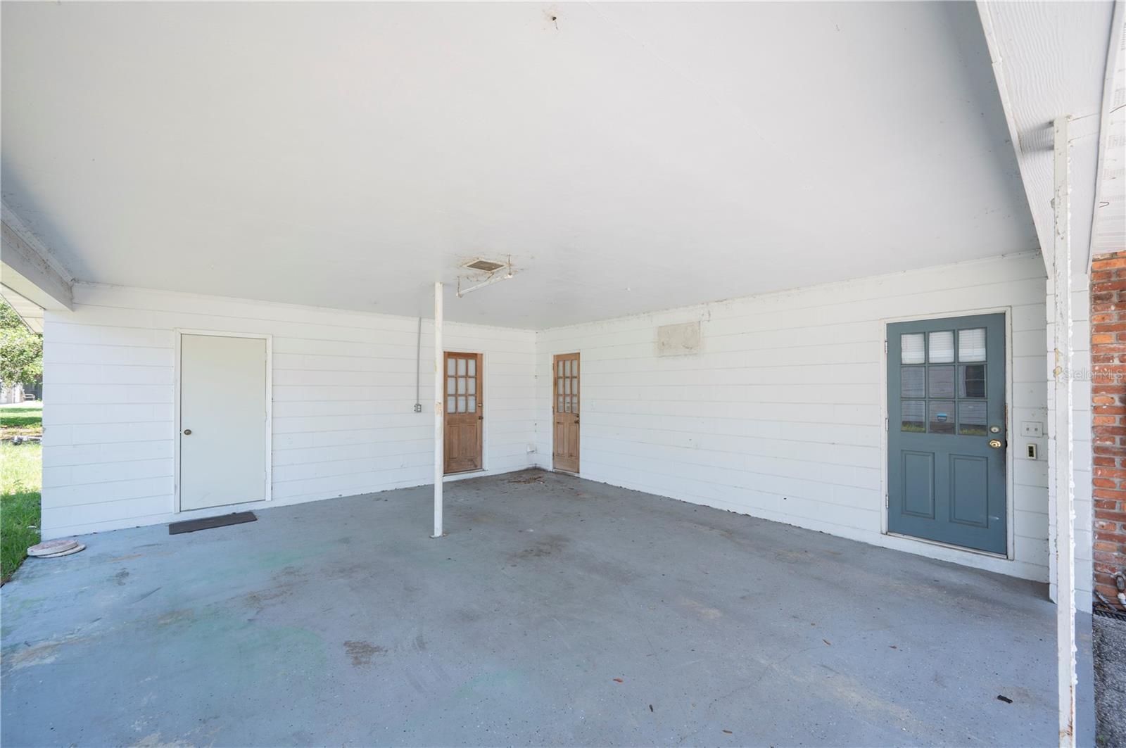 Image 27 of 37 For 961 Oleander Drive Se