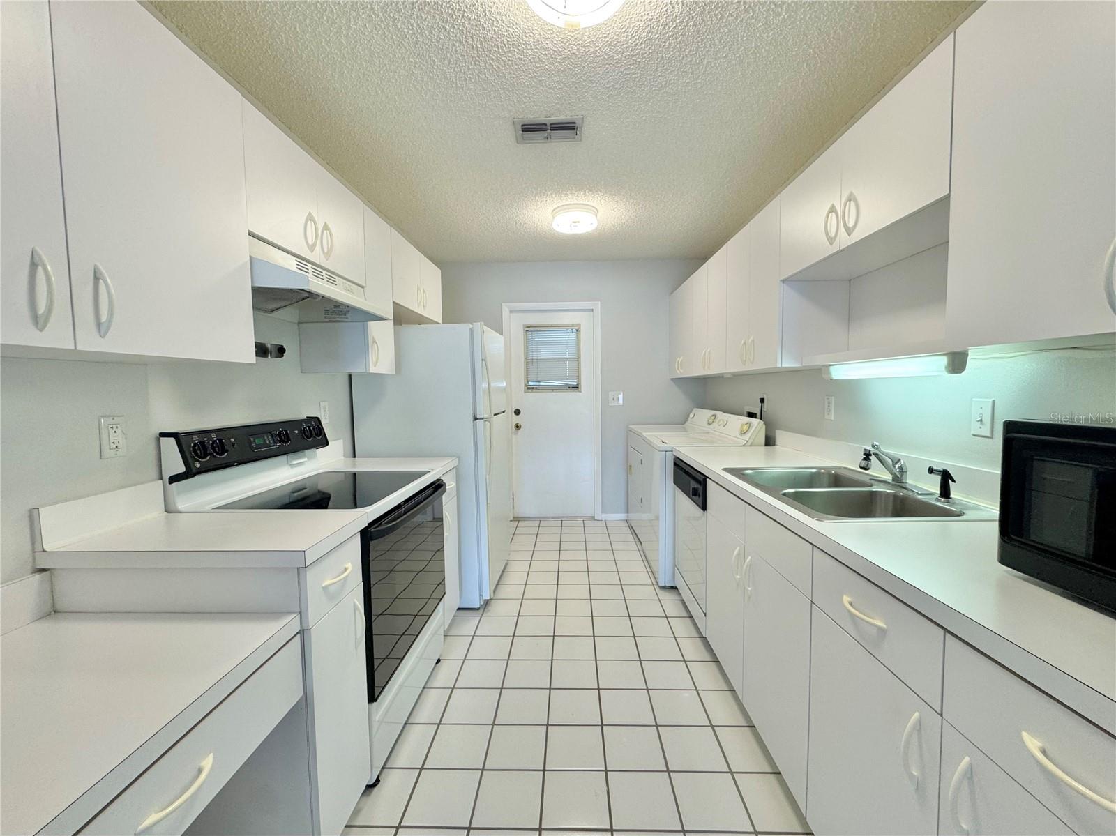 Image 6 of 43 For 615 Ridge Terrace 615