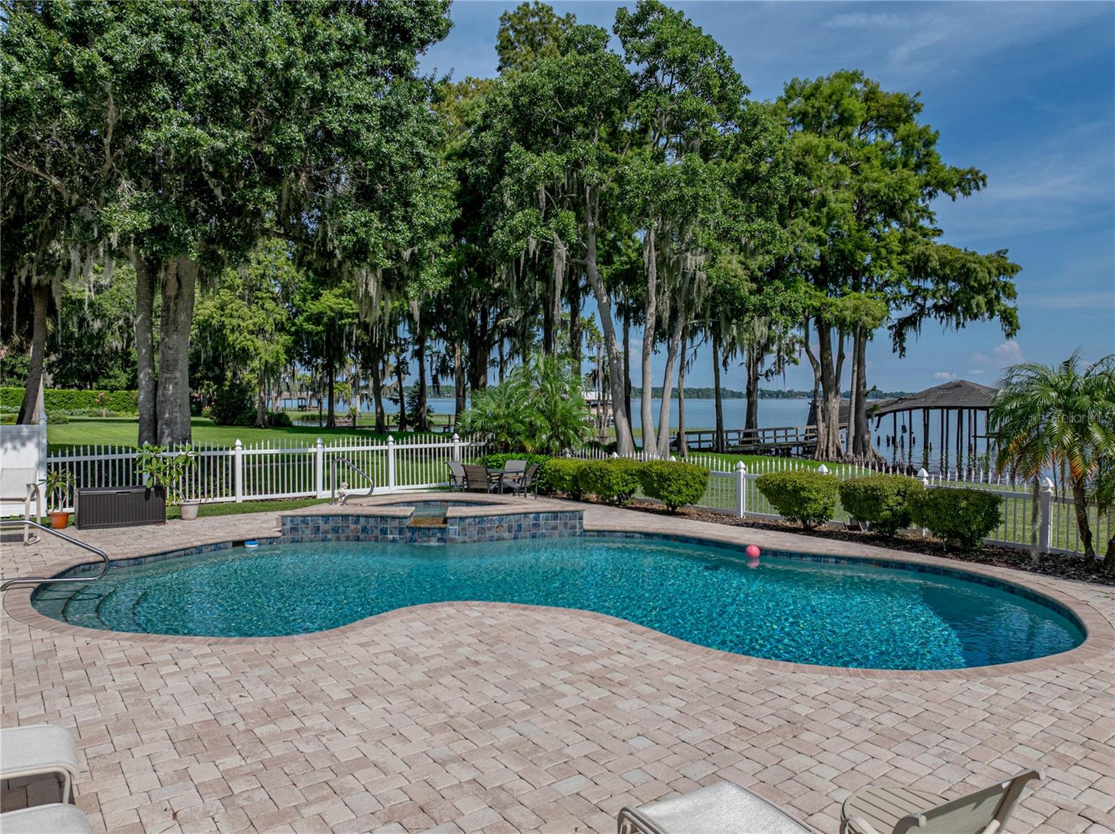 Image 3 of 98 For 1123 Cypress Point W