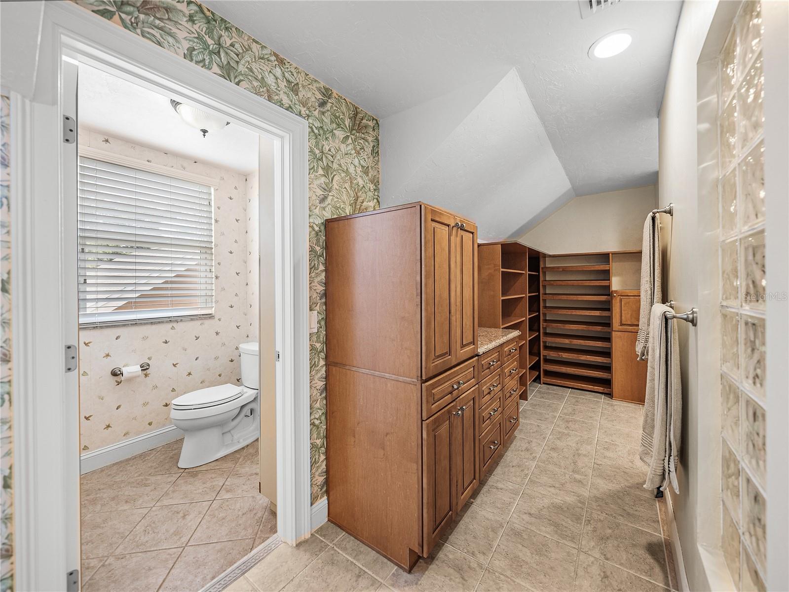 Image 47 of 98 For 1123 Cypress Point W