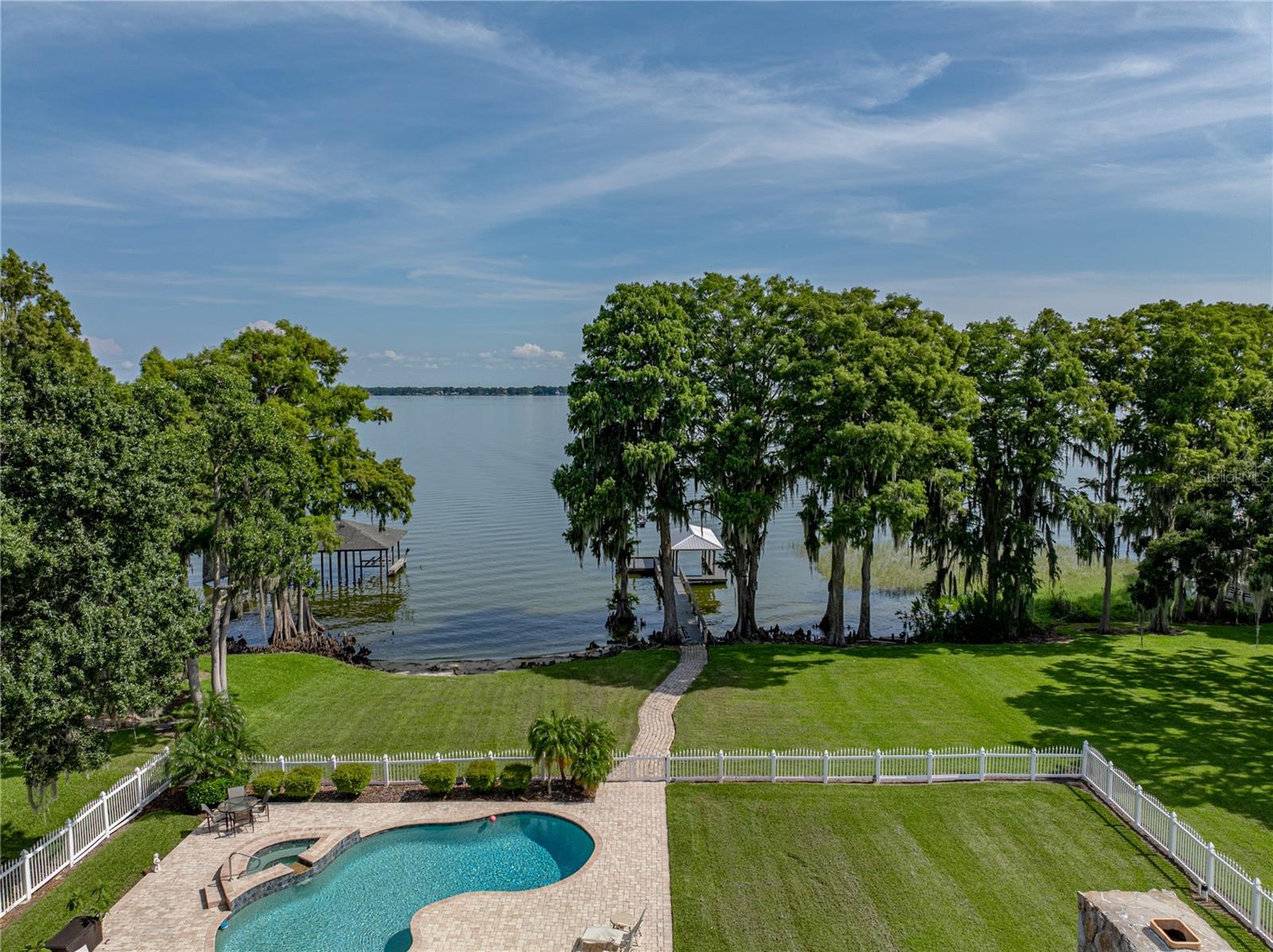 Image 80 of 98 For 1123 Cypress Point W