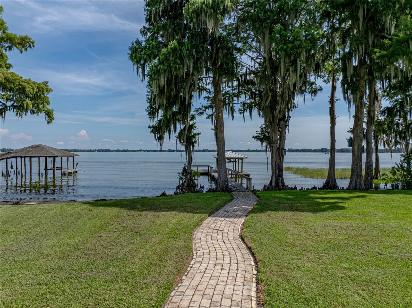 Image 81 of 98 For 1123 Cypress Point W