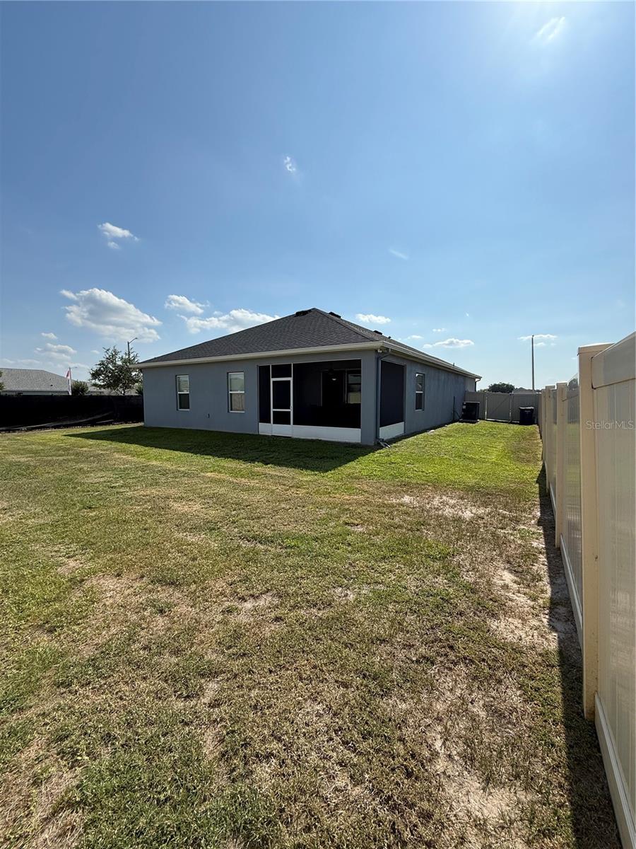 Image 3 of 48 For 832 Vienna Drive