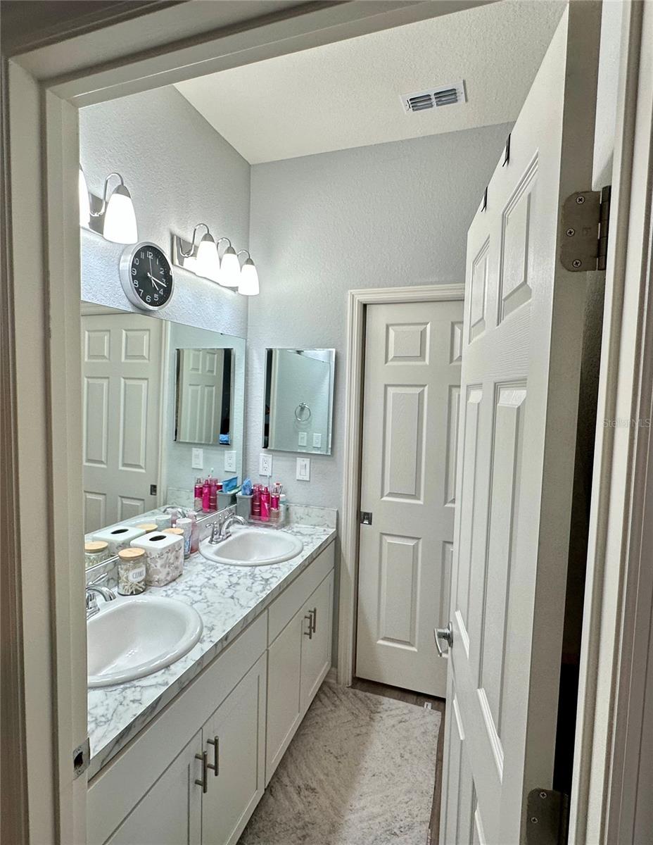 Image 41 of 48 For 832 Vienna Drive