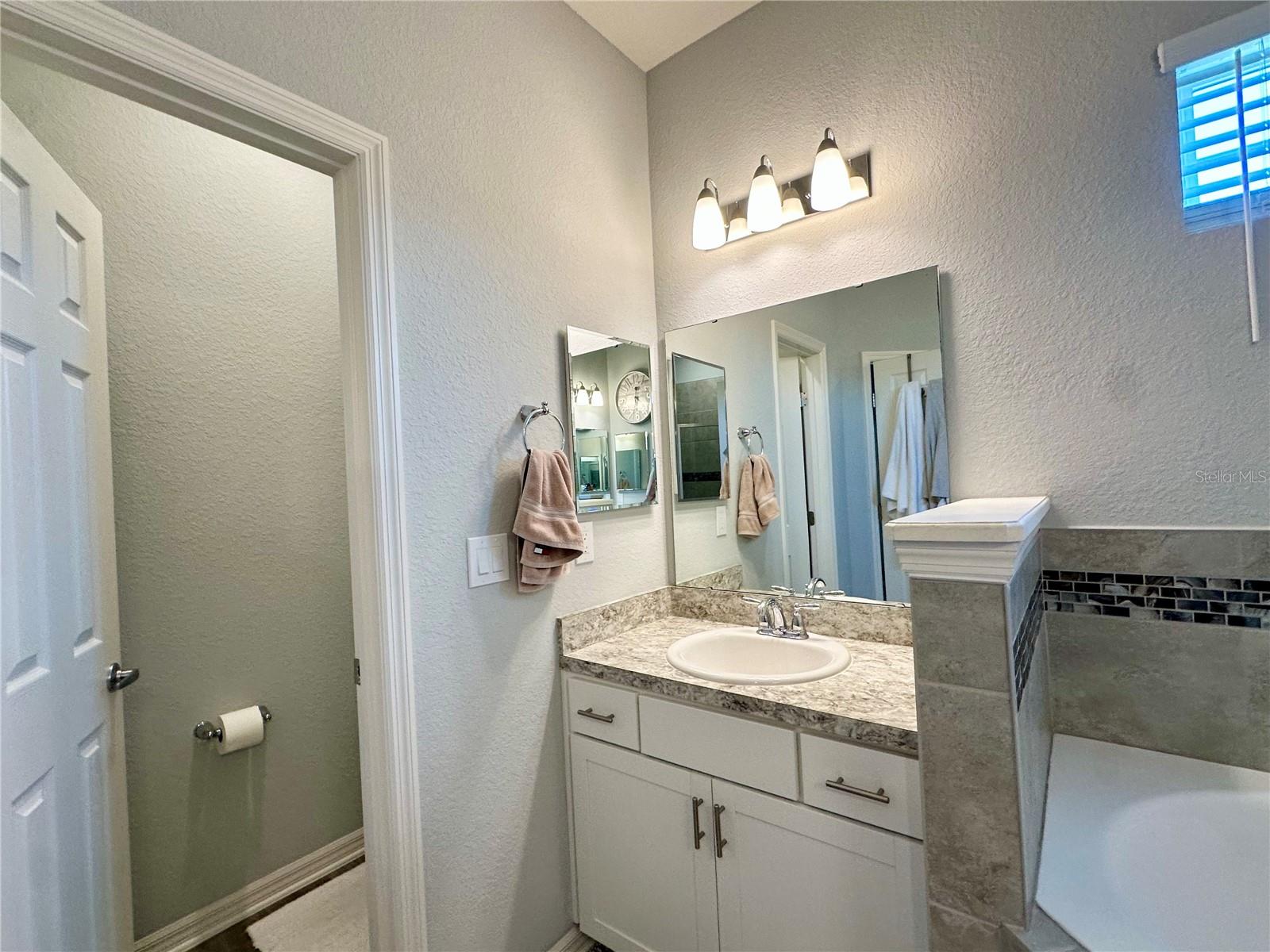 Image 47 of 48 For 832 Vienna Drive