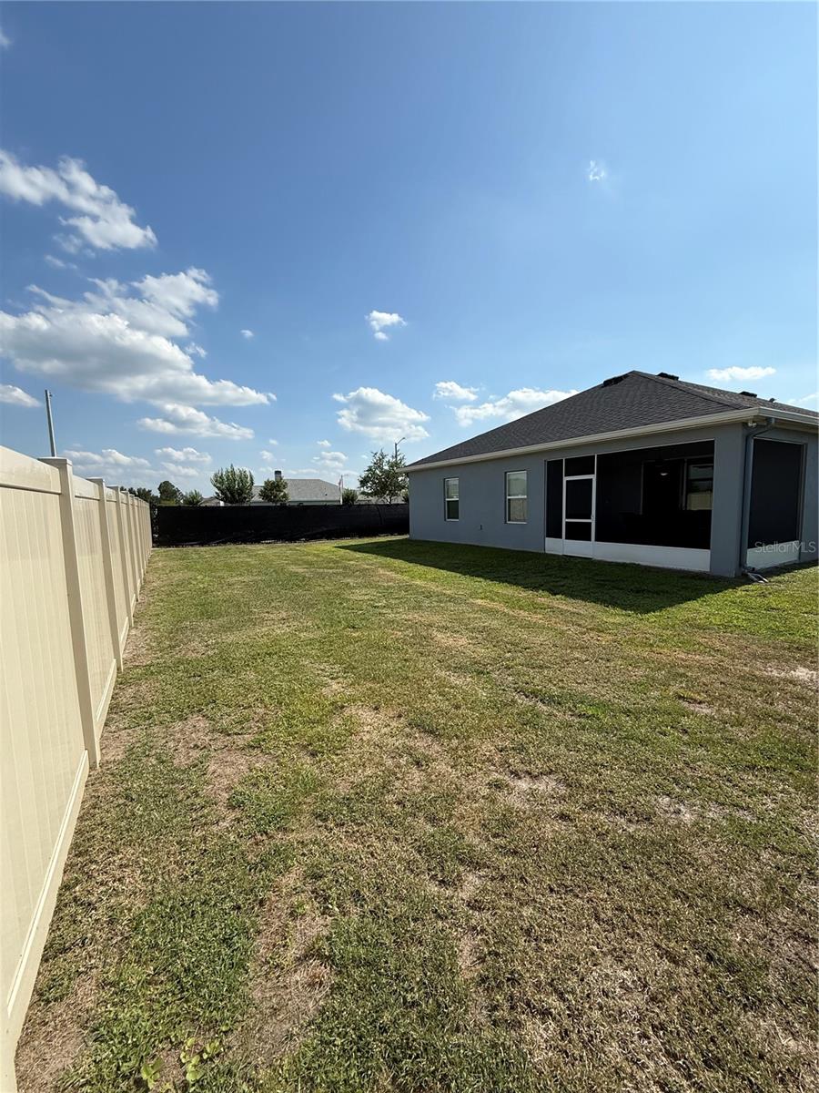 Image 5 of 48 For 832 Vienna Drive