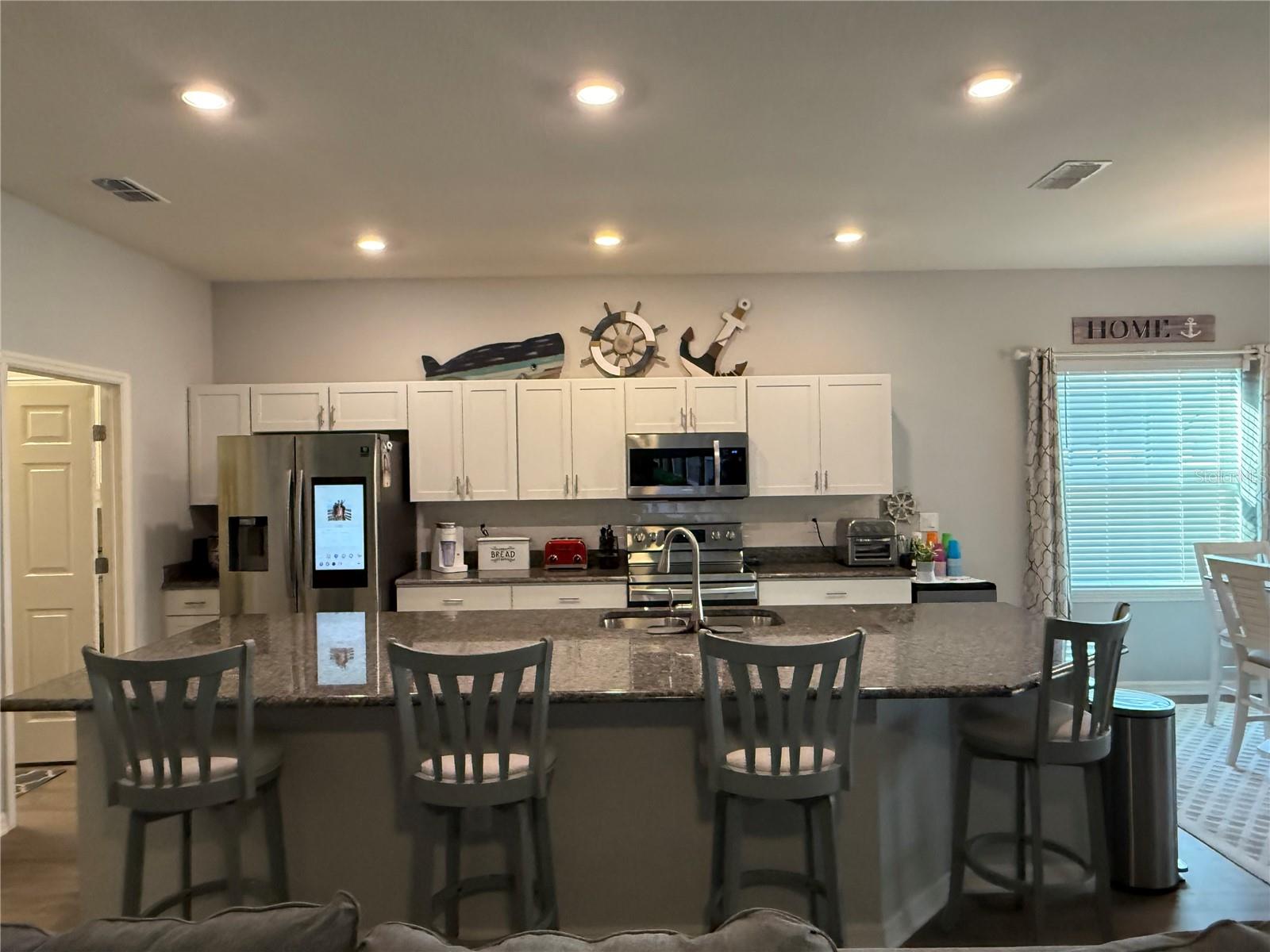 Image 9 of 48 For 832 Vienna Drive