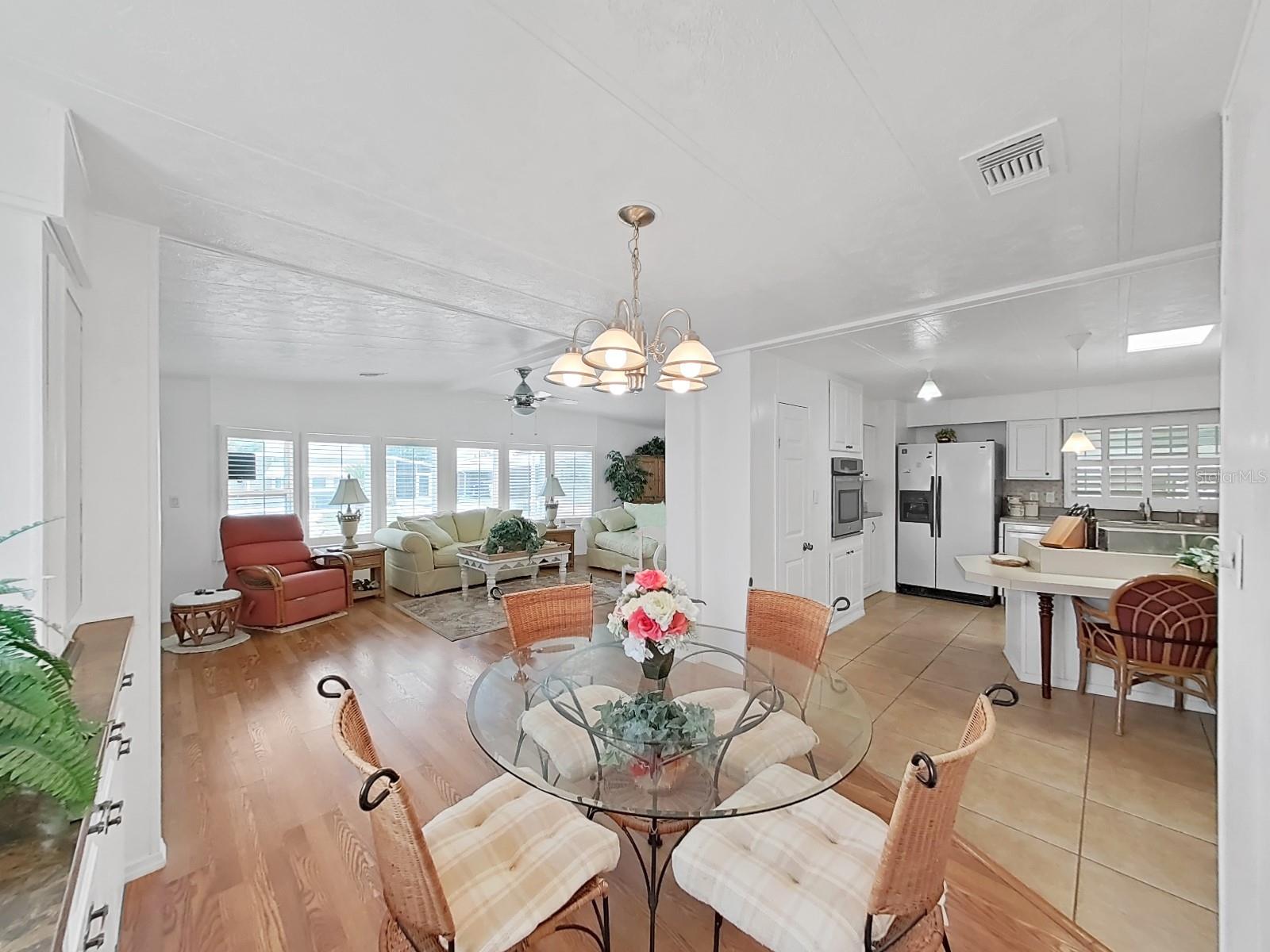 Image 17 of 53 For 4941 Foxdale Dr