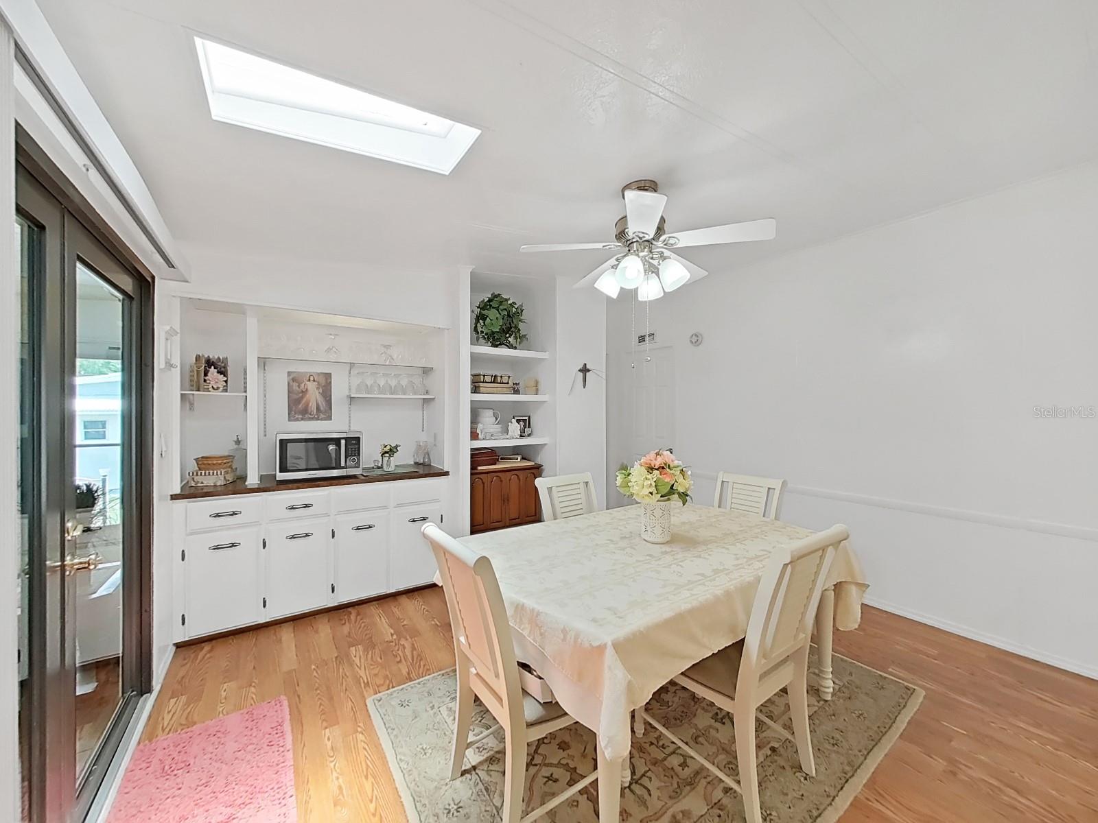 Image 18 of 53 For 4941 Foxdale Dr