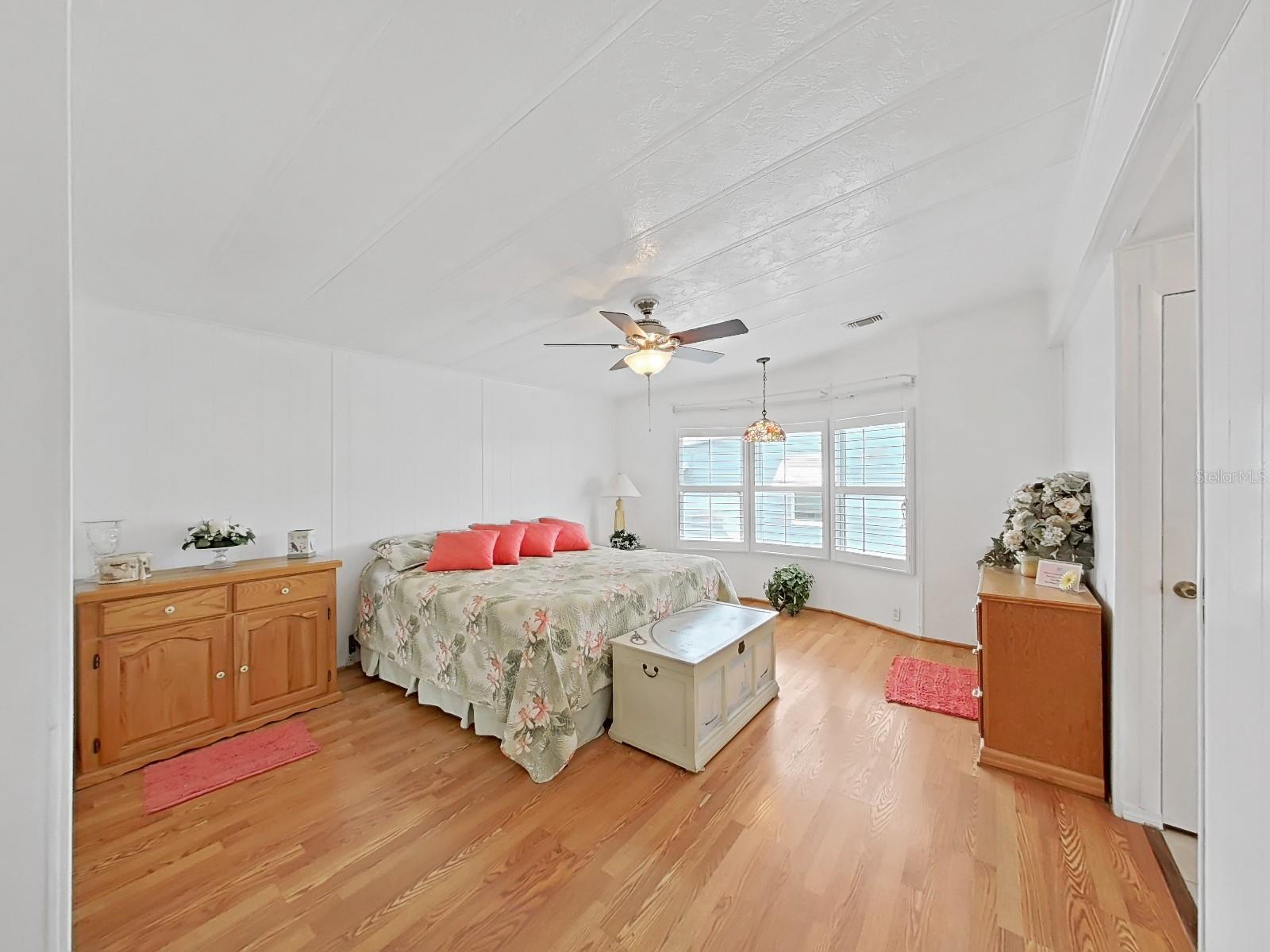 Image 30 of 53 For 4941 Foxdale Dr