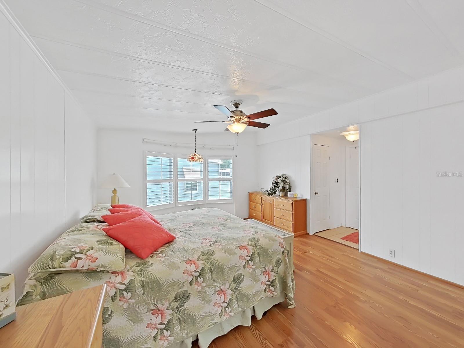 Image 31 of 53 For 4941 Foxdale Dr