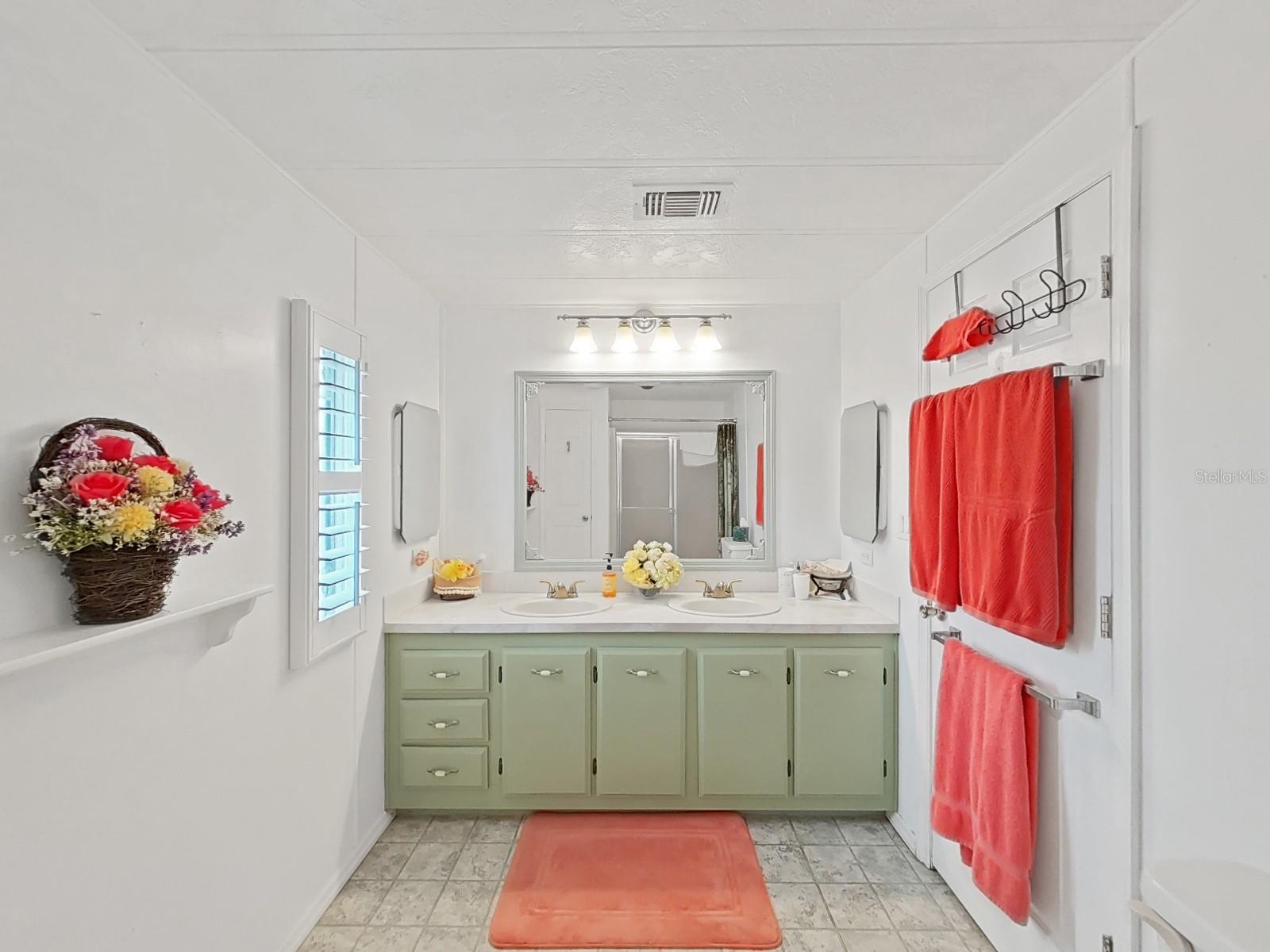 Image 35 of 53 For 4941 Foxdale Dr