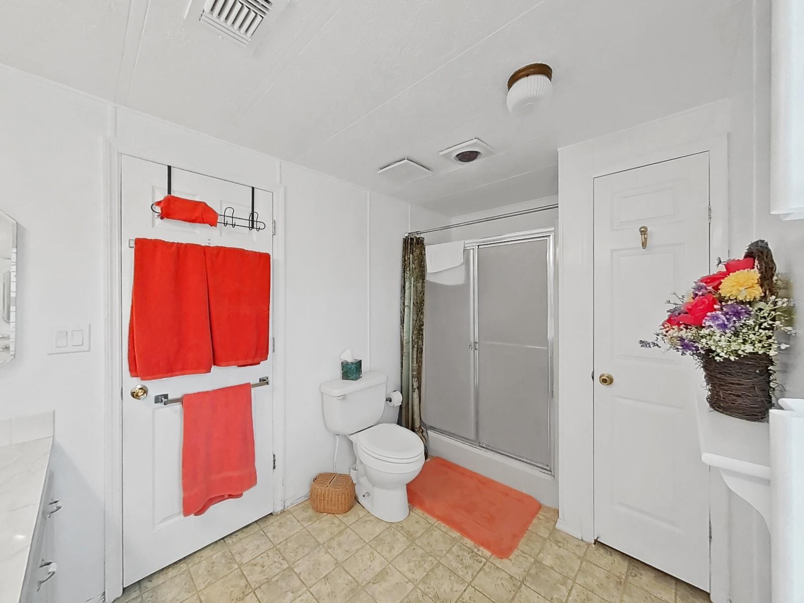 Image 36 of 53 For 4941 Foxdale Dr