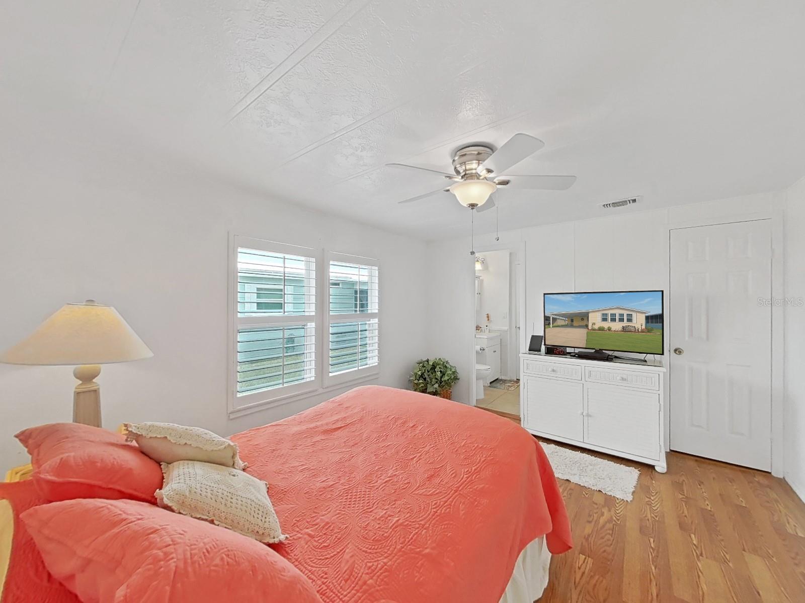 Image 38 of 53 For 4941 Foxdale Dr