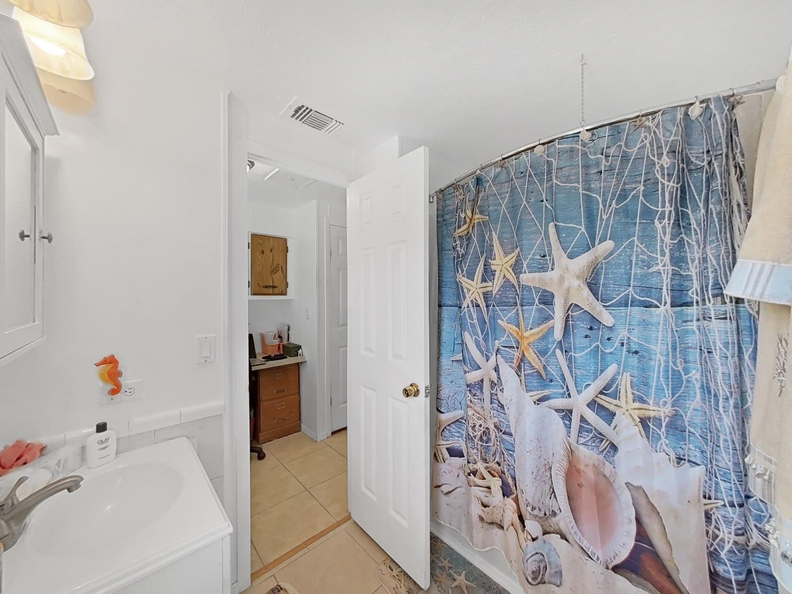 Image 40 of 53 For 4941 Foxdale Dr
