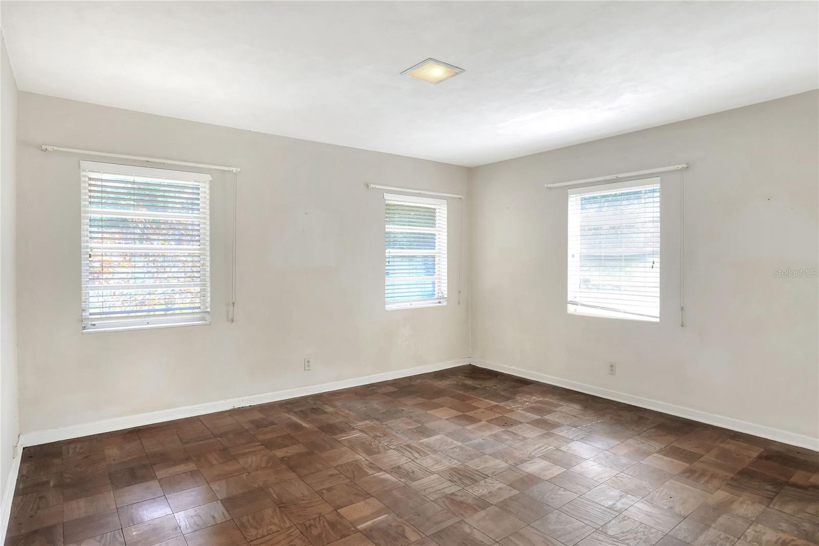 Image 21 of 43 For 961 Piedmont Drive Se