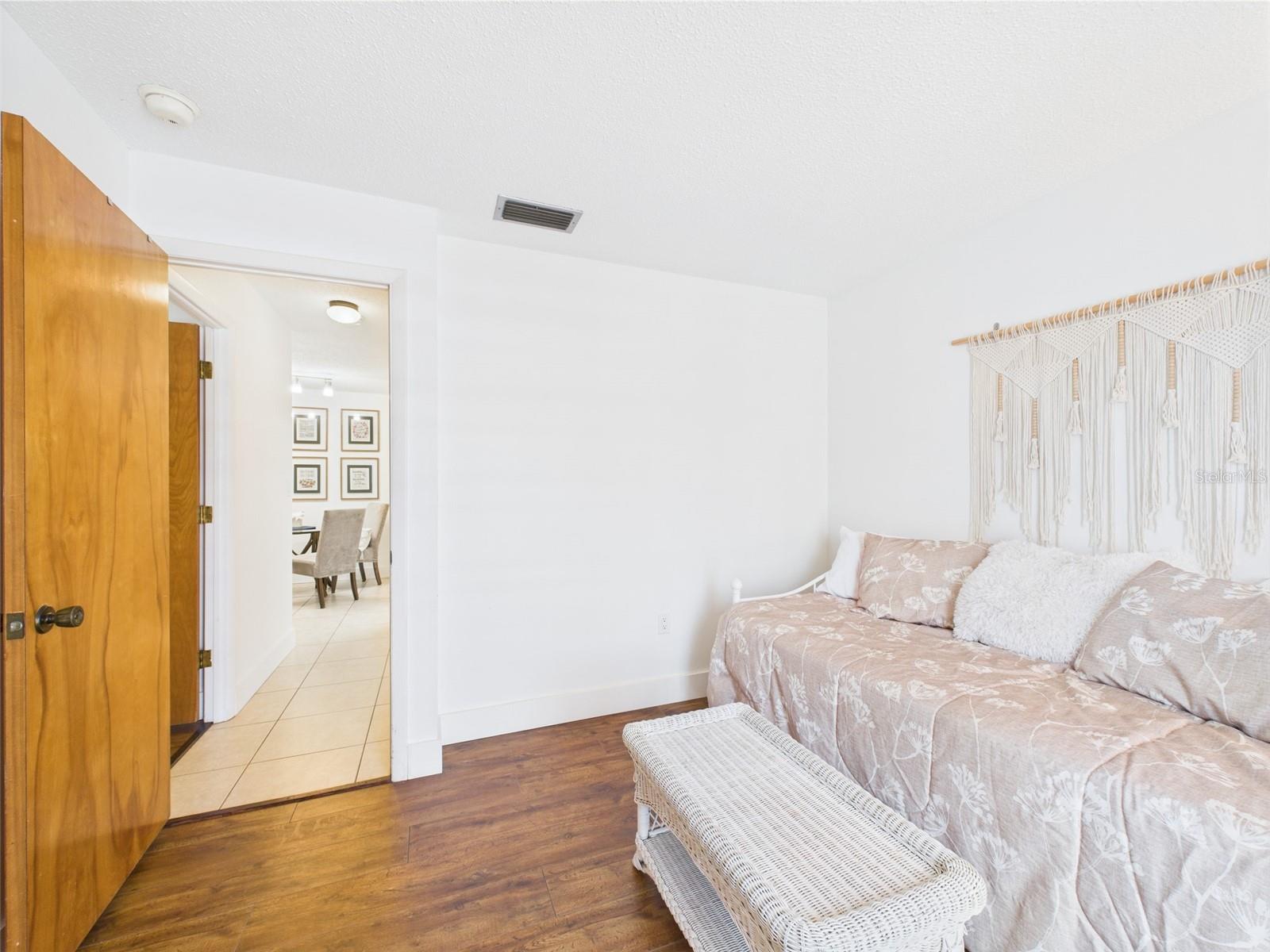 Image 22 of 51 For 2700 Bayshore Boulevard 3210