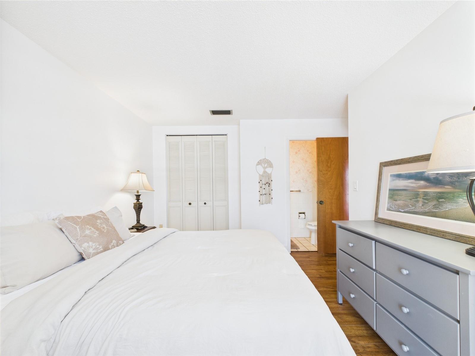 Image 26 of 51 For 2700 Bayshore Boulevard 3210
