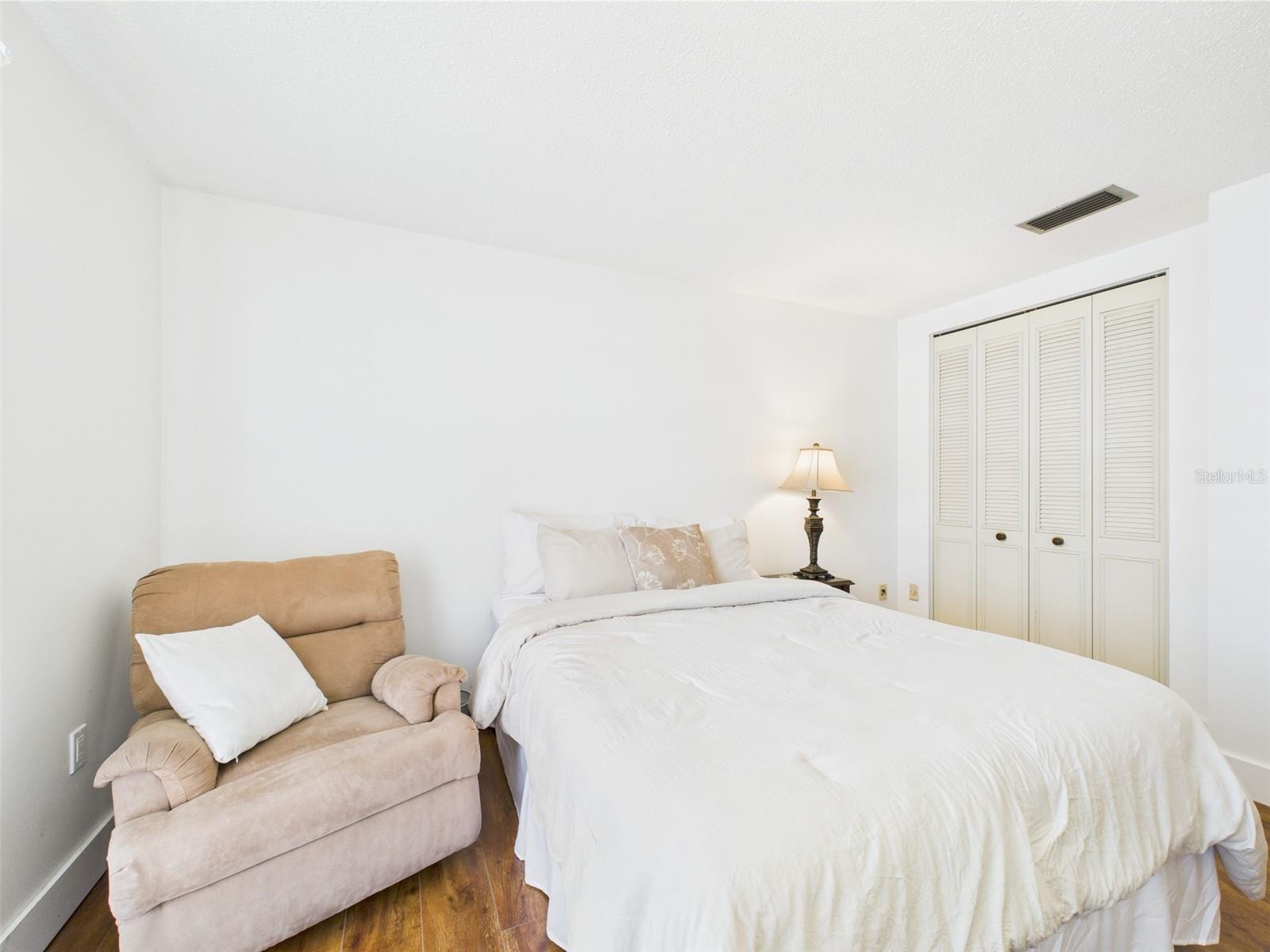 Image 27 of 51 For 2700 Bayshore Boulevard 3210