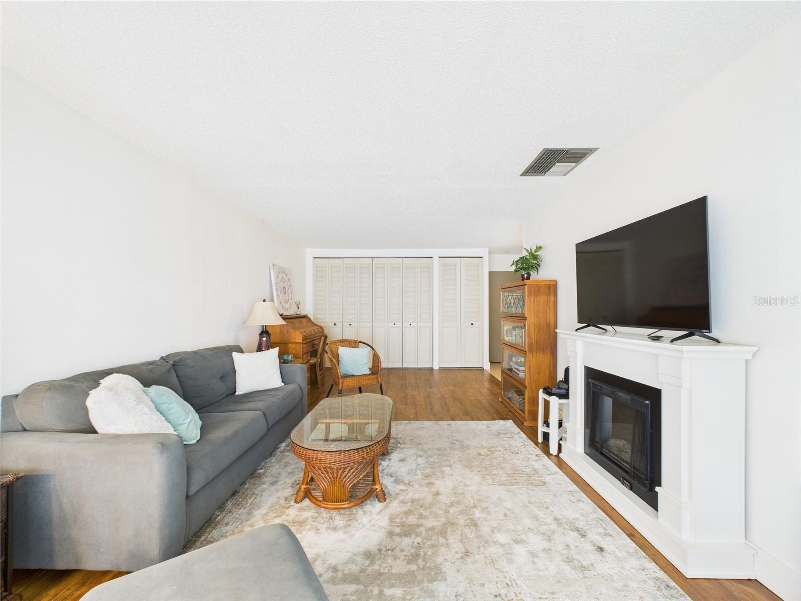 Image 41 of 51 For 2700 Bayshore Boulevard 3210