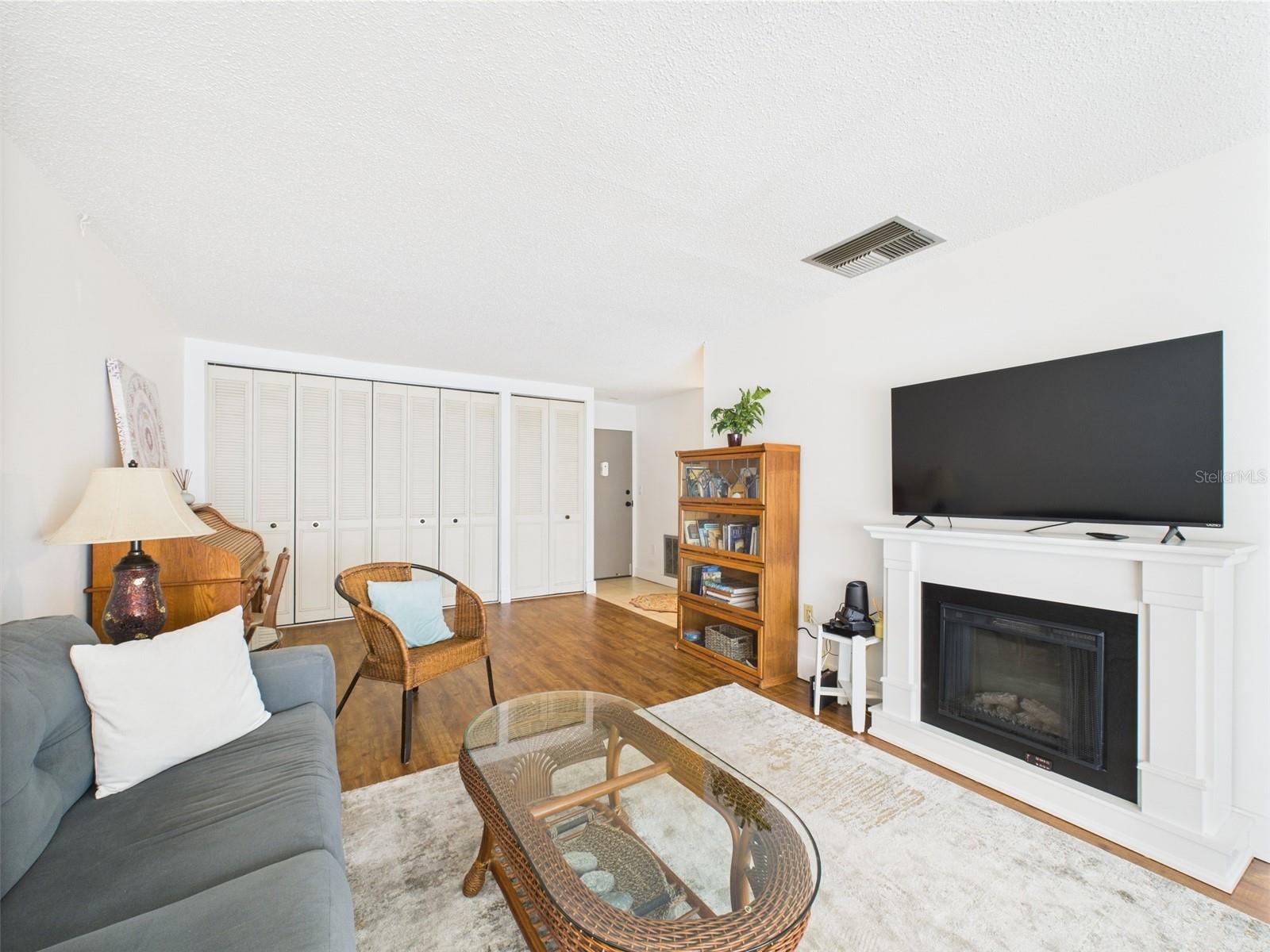 Image 42 of 51 For 2700 Bayshore Boulevard 3210