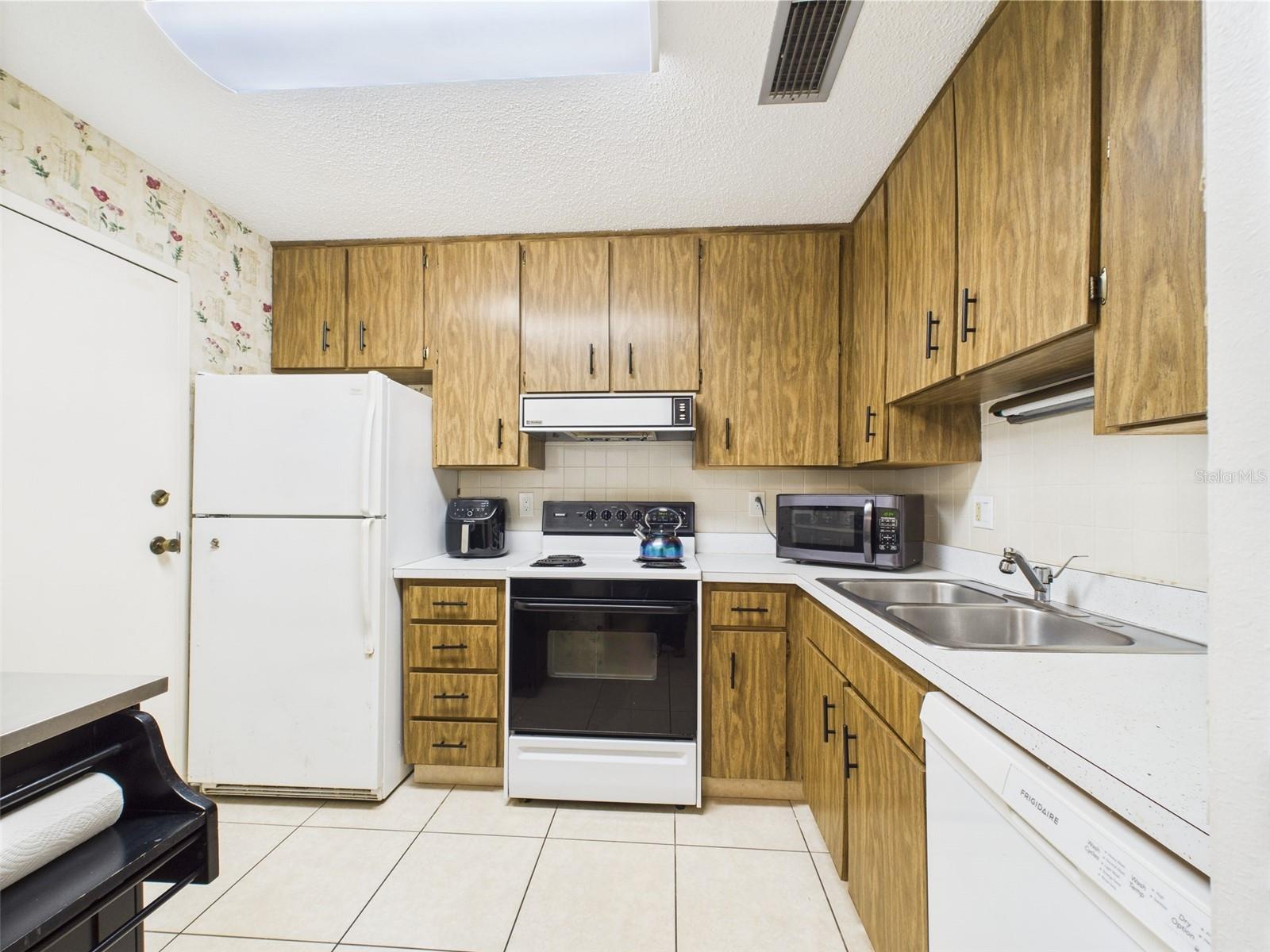 Image 7 of 51 For 2700 Bayshore Boulevard 3210