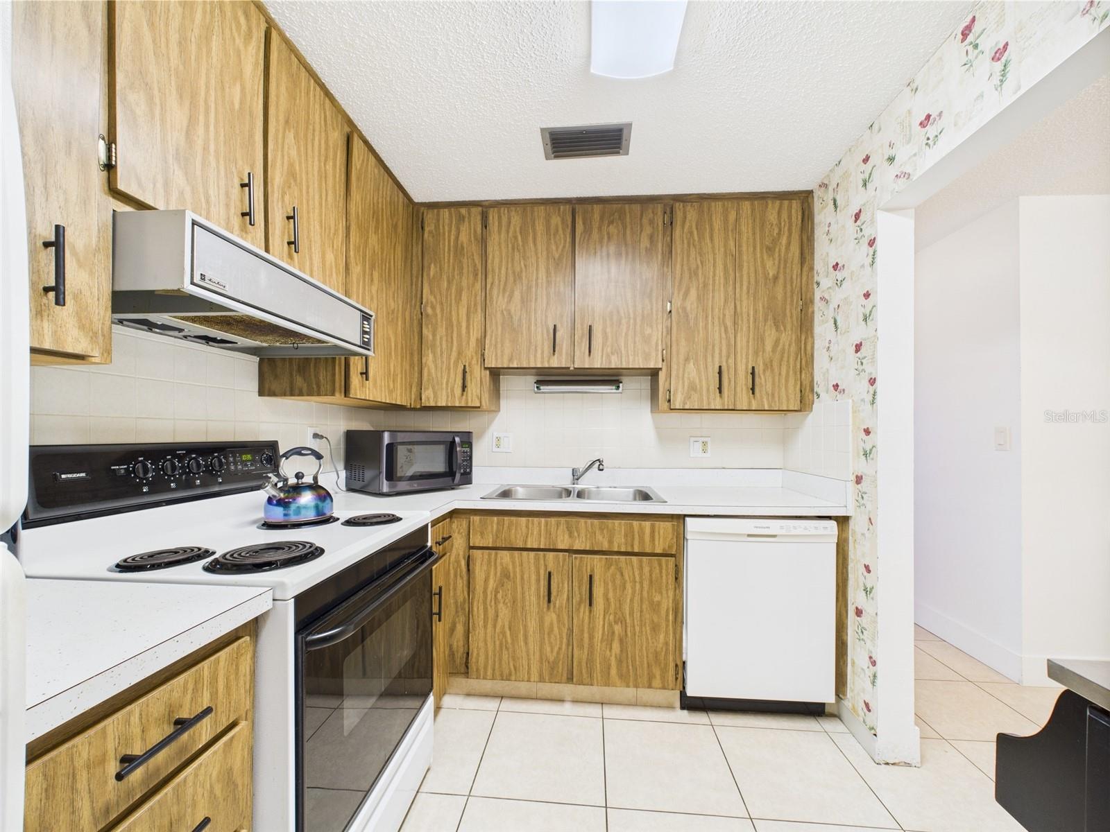 Image 9 of 51 For 2700 Bayshore Boulevard 3210