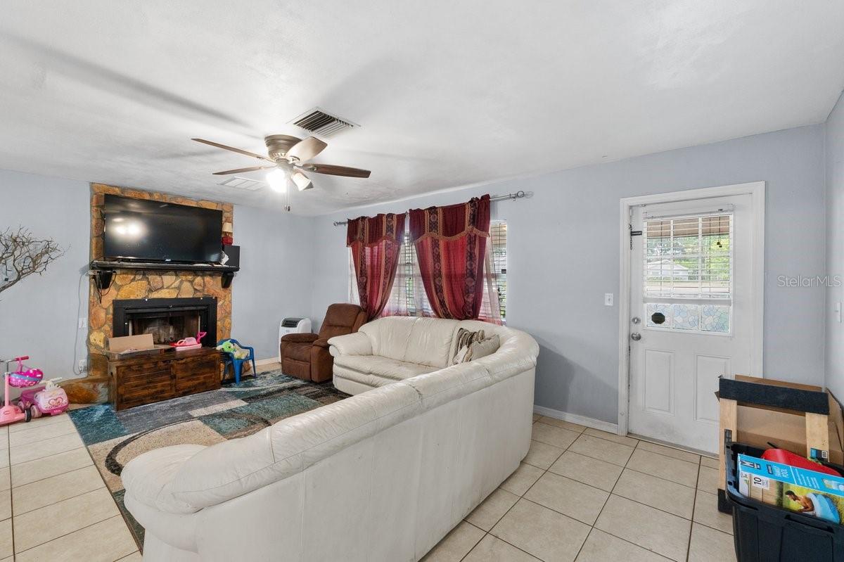 Listing photo id 17 for 320 Boger Boulevard S