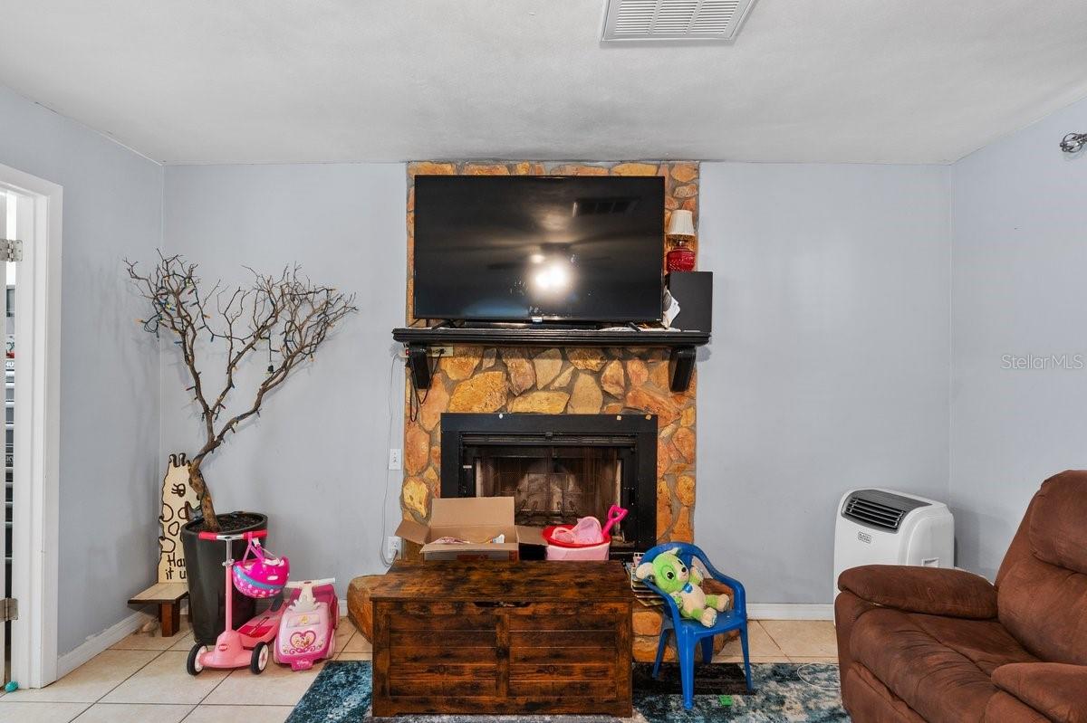 Listing photo id 18 for 320 Boger Boulevard S