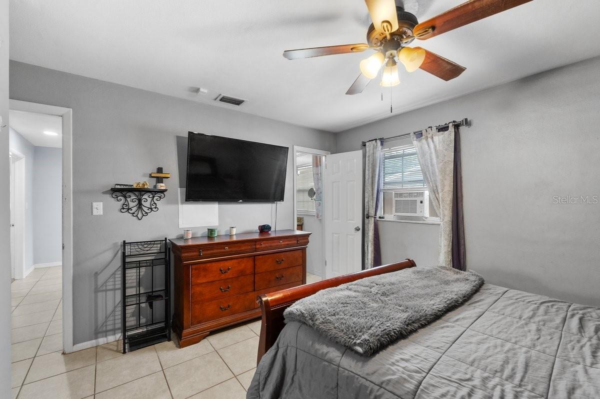 Listing photo id 24 for 320 Boger Boulevard S