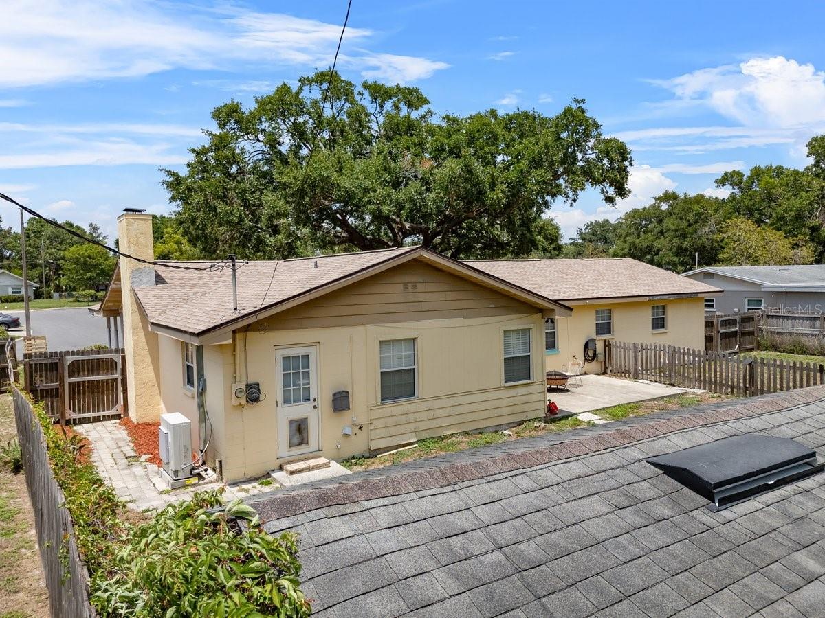 Listing photo id 4 for 320 Boger Boulevard S