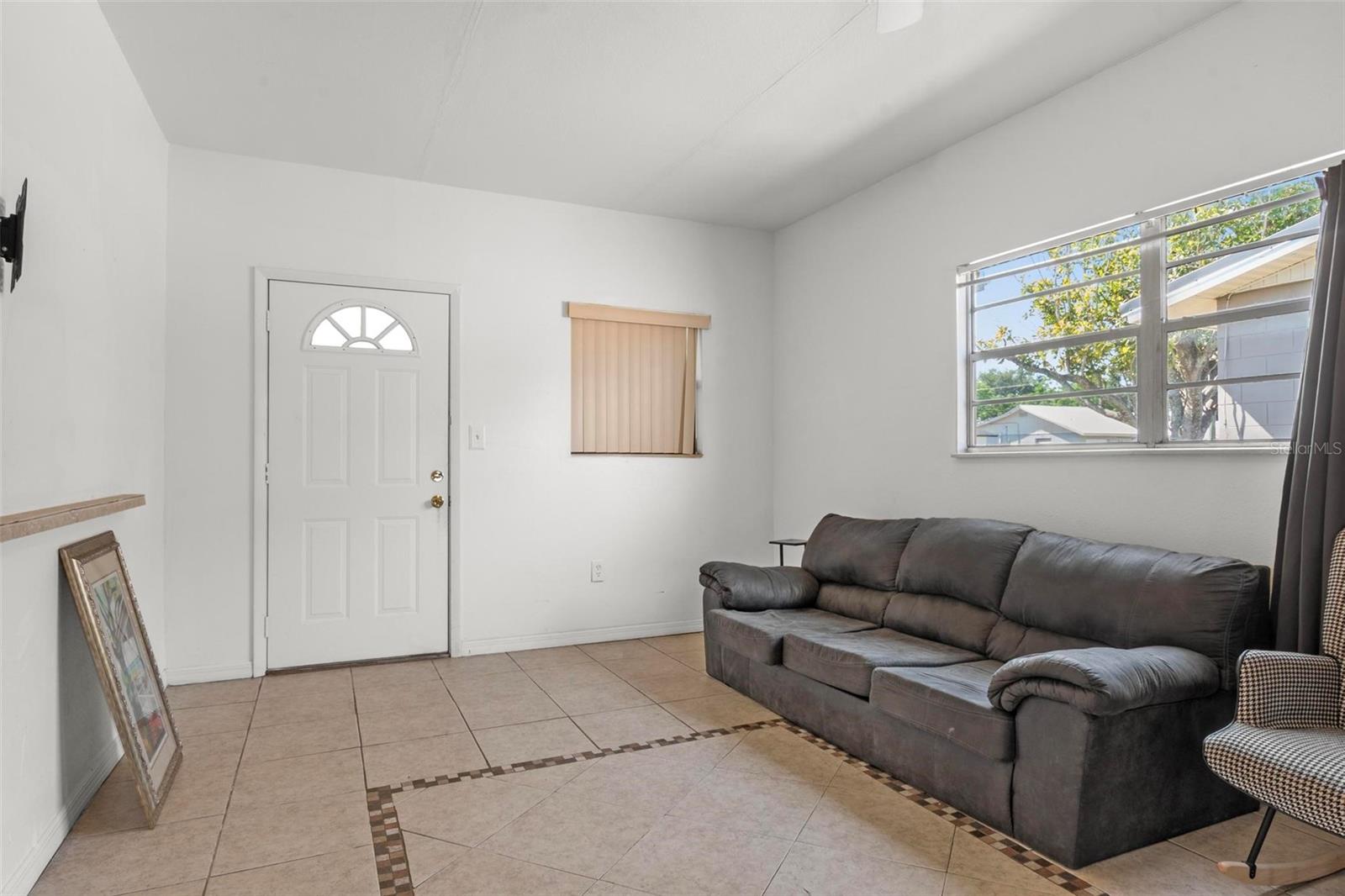 Image 4 of 42 For 608 William Avenue