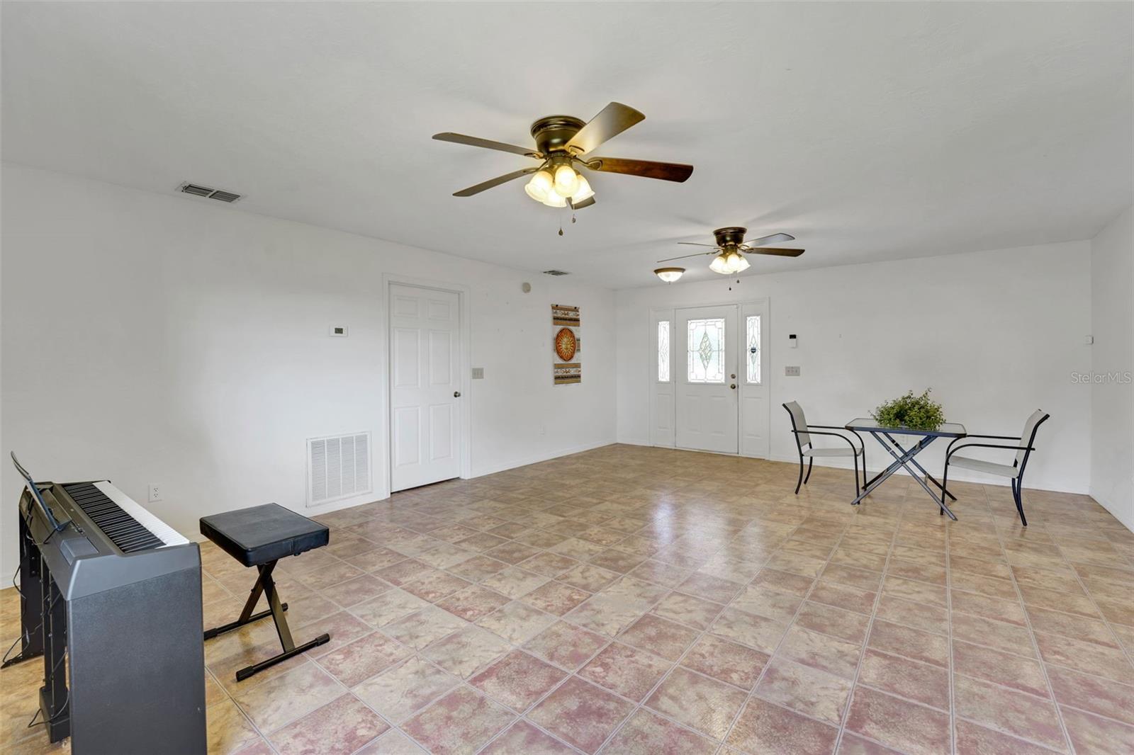 Image 15 of 30 For 8314 Lake Marion Road