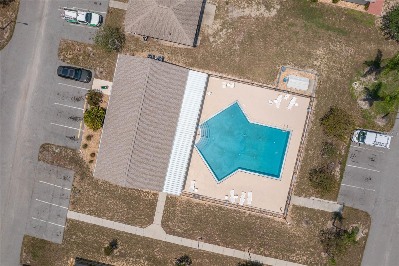 Image 15 of 18 For 299 Winter Ridge Boulevard 299