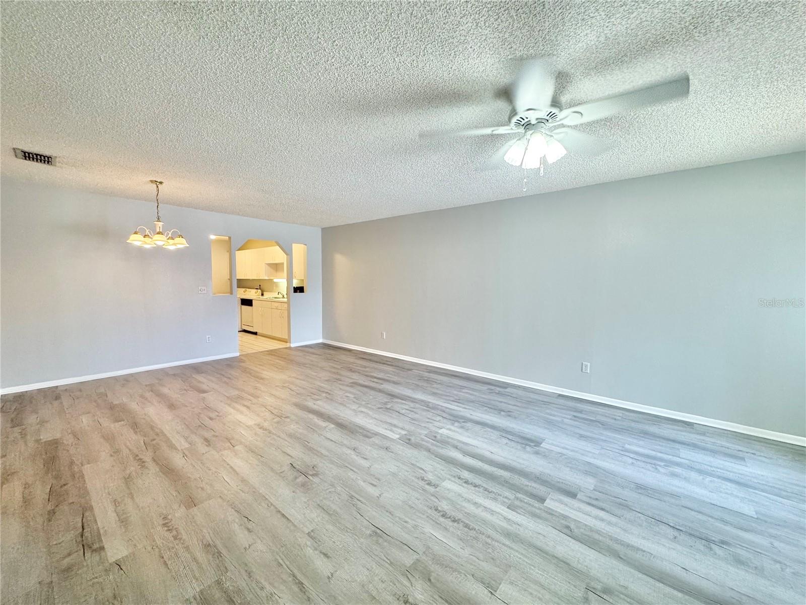 Image 3 of 40 For 615 Ridge Terrace 615