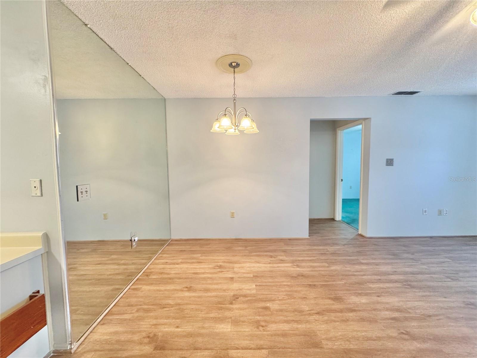 Image 5 of 35 For 254 Winter Ridge Boulevard 254