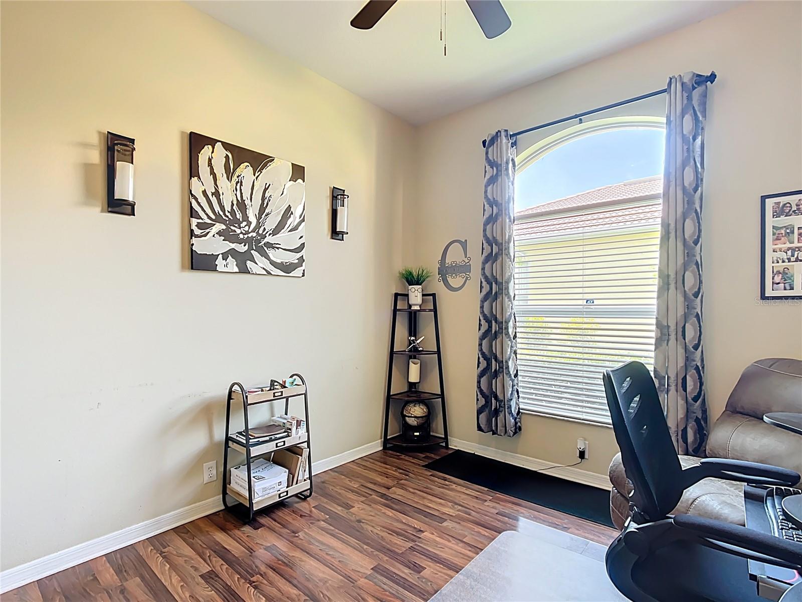 Image 28 of 48 For 380 Niblick Cir